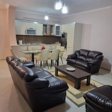 Alex Apartment วญอเรอ ภายนอก รูปภาพ